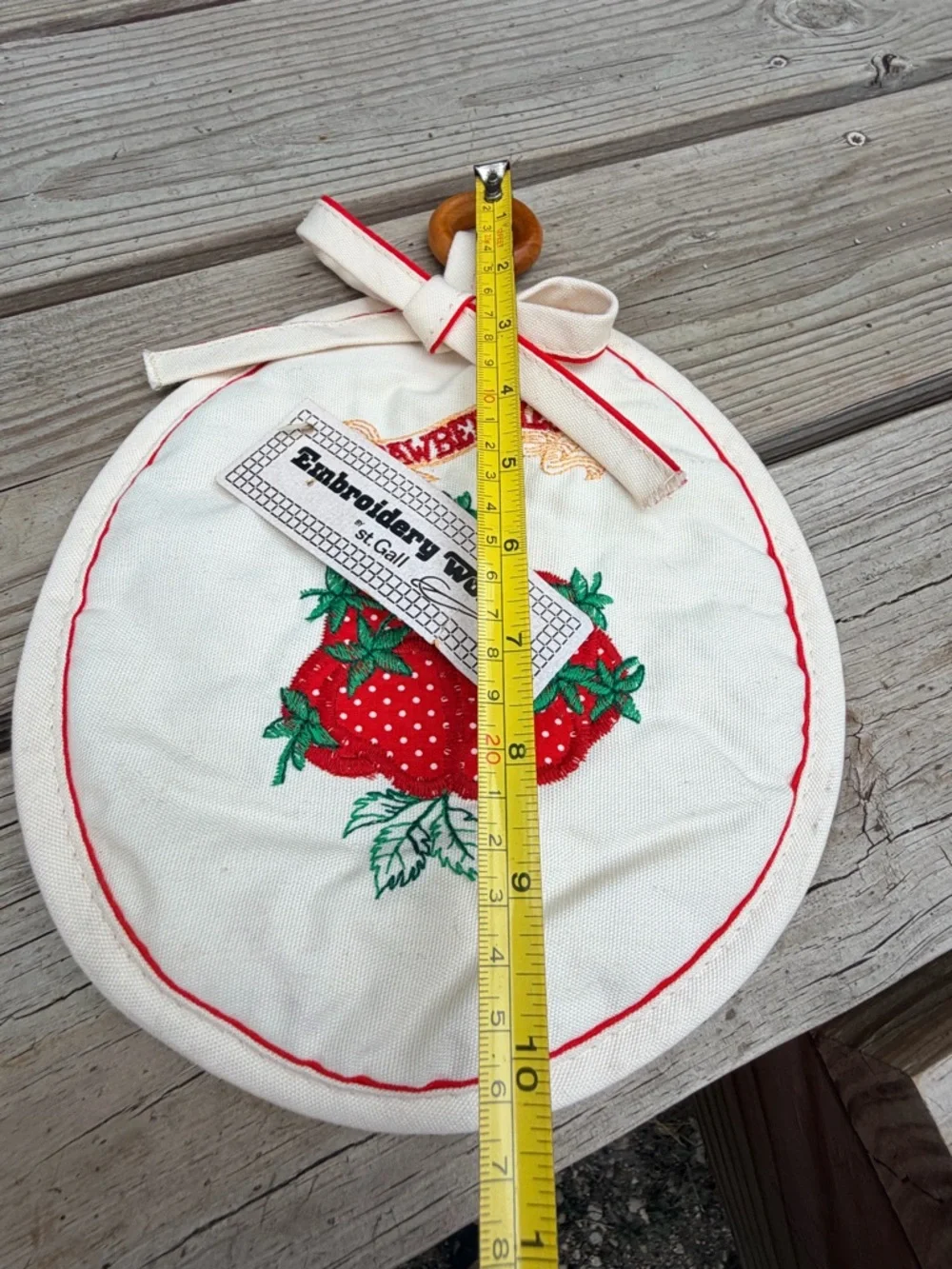 Vintage Strawberry Embroidered Pot Holder Cottagecore‎ Kitchen Decor